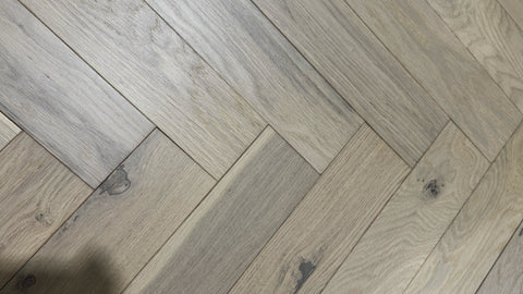 Lusso Uniqo Herringbone Invisible Engineered Oak Flooring