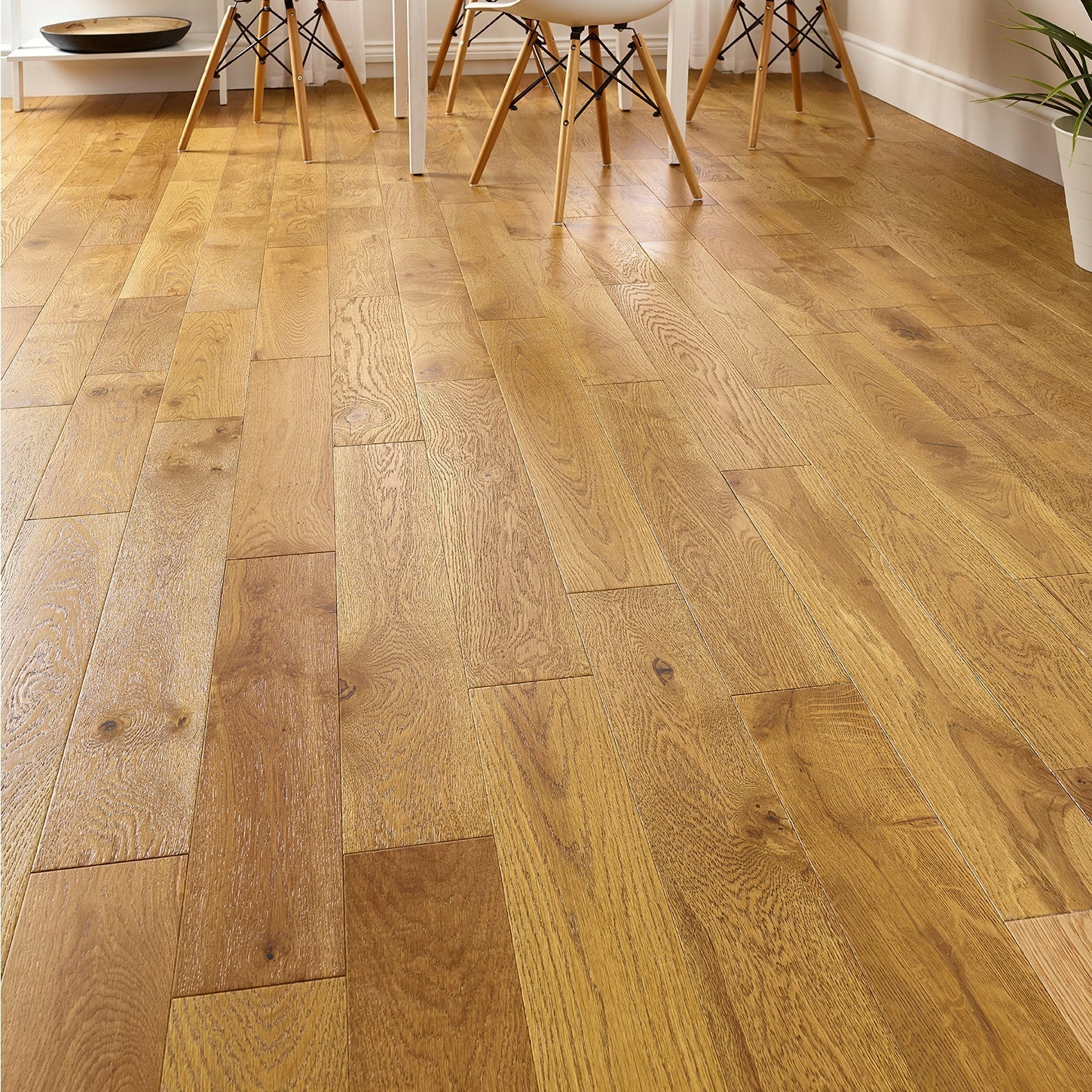 Lusso Modena Golden Brushed & Lacquered Engineered Oak 125mm - (SAMPLE)