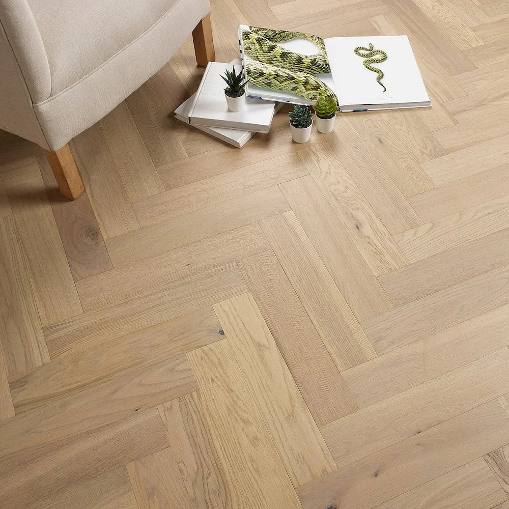Venice Luxe Natural Oak Invisible Oiled 20/6 mm Herringbone Engineered Wood Flooring - (SAMPLE)