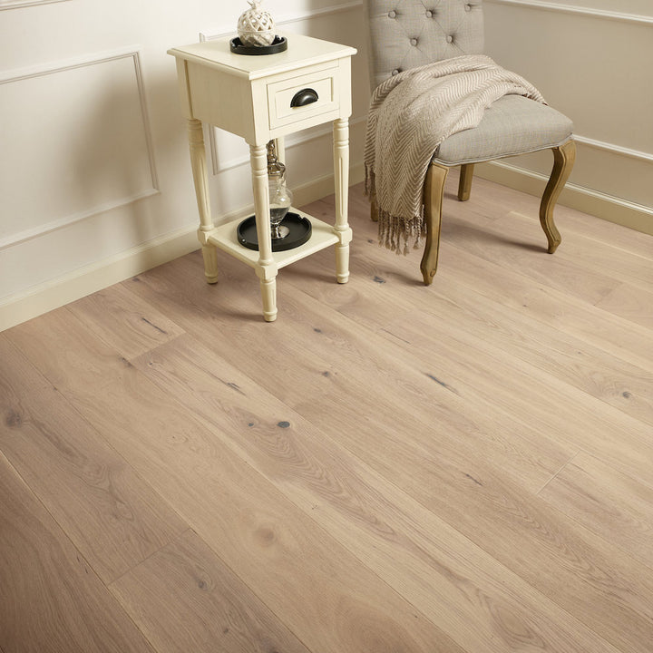Timba Brushed & Matt Lacquered 5G Click Engineered European Invisible Oak