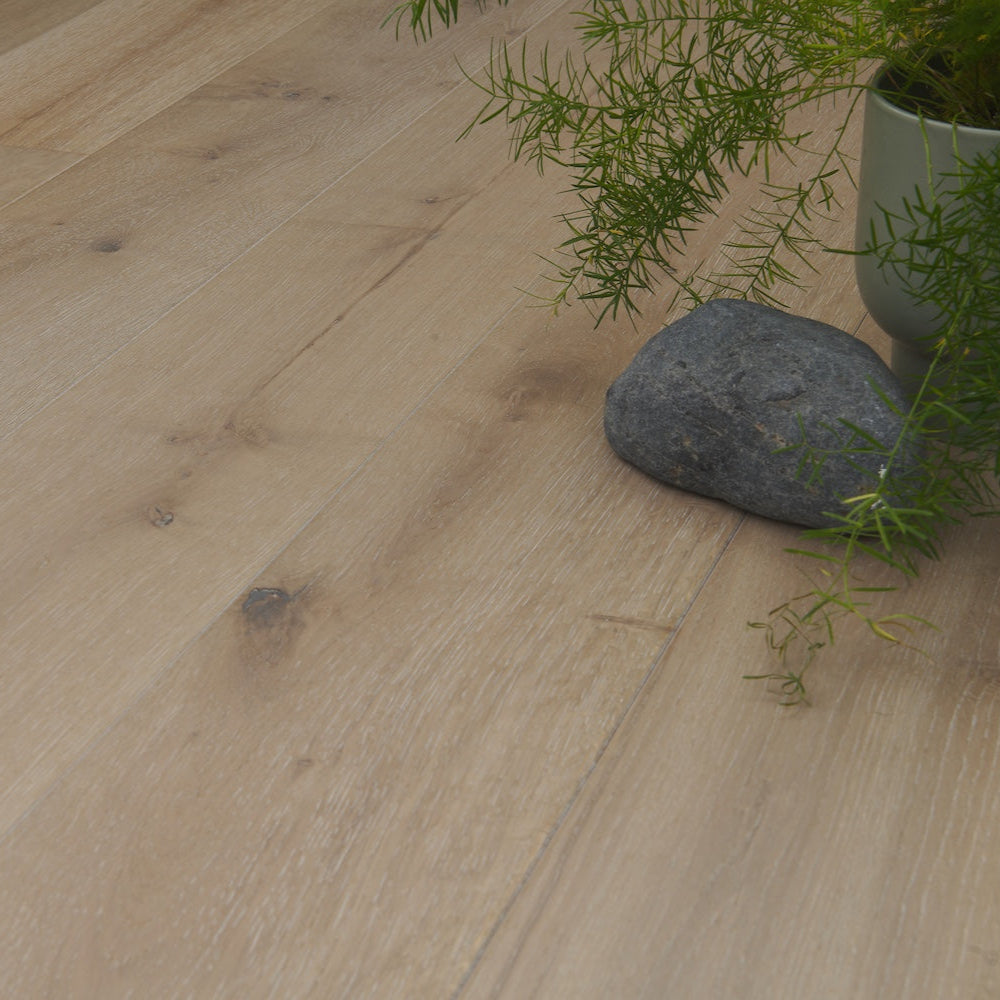 Lusso Catania Luxe Frost Engineered Oak - (SAMPLE)