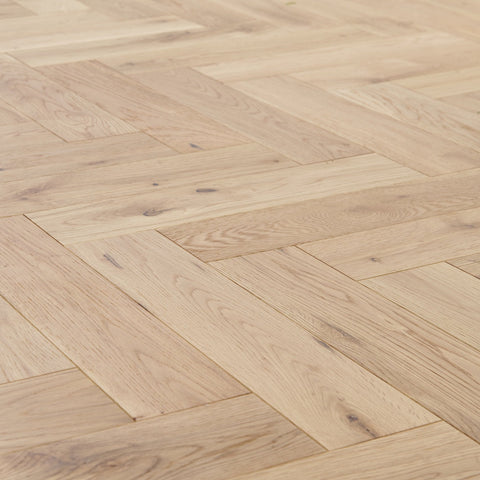 Lusso Uniqo Herringbone Natural Brushed & Lacquered Engineered Oak