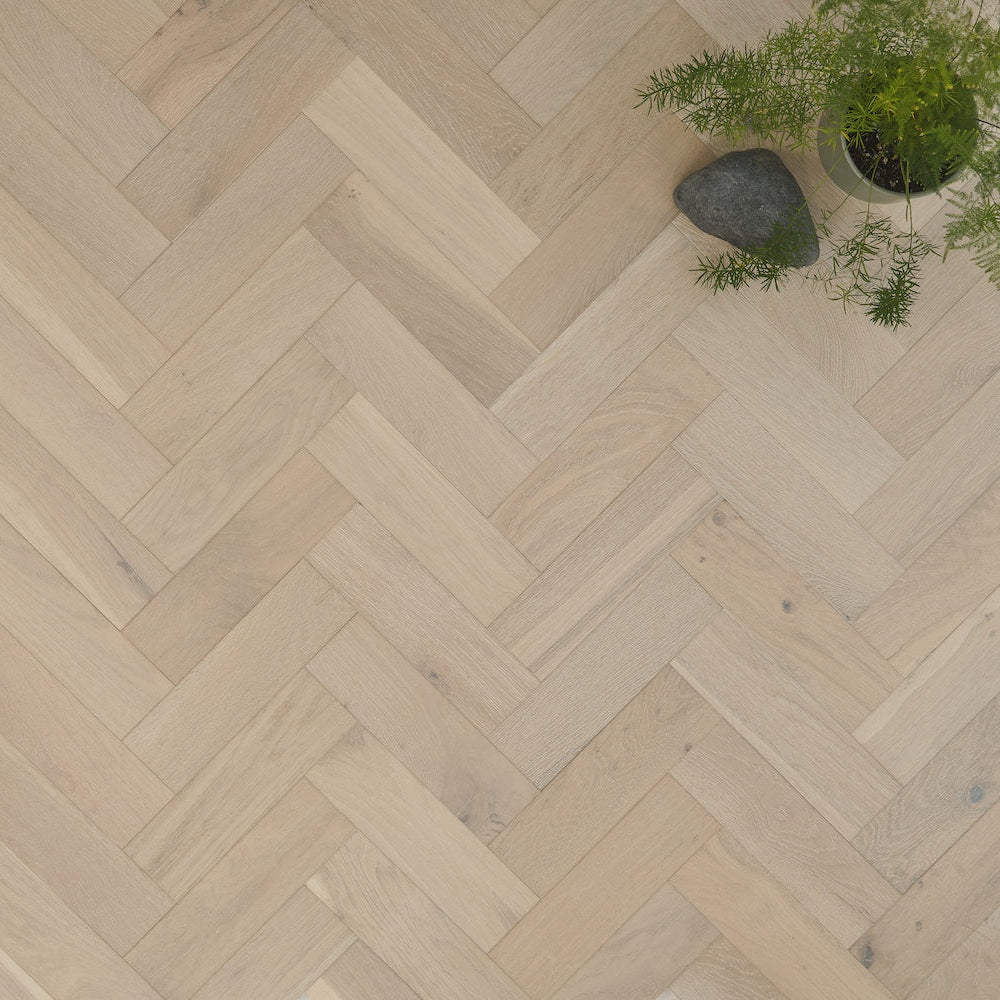 Lusso Novara Luxe Cougar Herringbone Engineered Oak