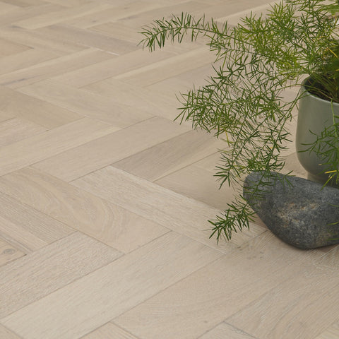 Lusso Novara Luxe Cougar Herringbone Engineered Oak