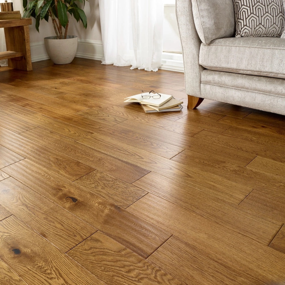 Sorrento Golden Handscraped Lacquered Engineered Oak 150mm - (SAMPLE)