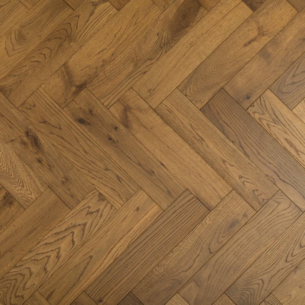 Uniqo Herringbone Golden Brushed & Lacquered Engineered Oak - (SAMPLE)