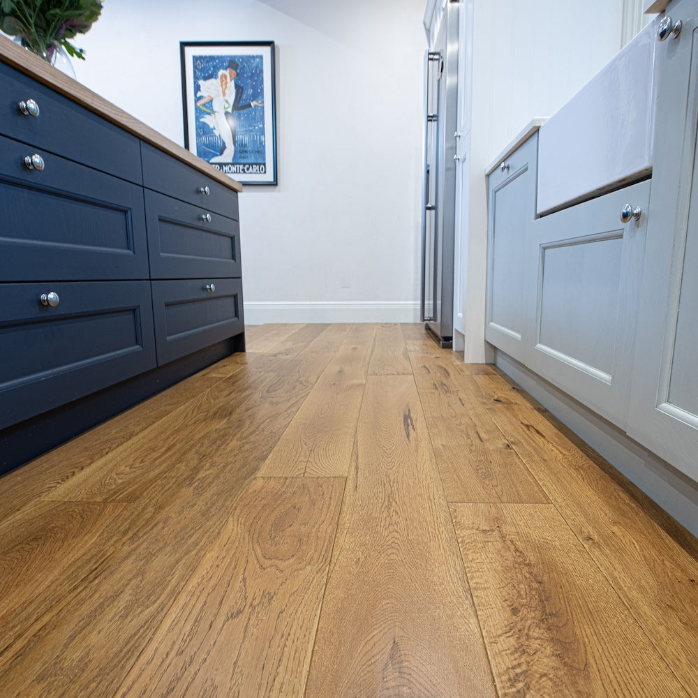 Lusso Venice Luxe Golden Oak Brushed & Lacquered 20/6mm Engineered Oak