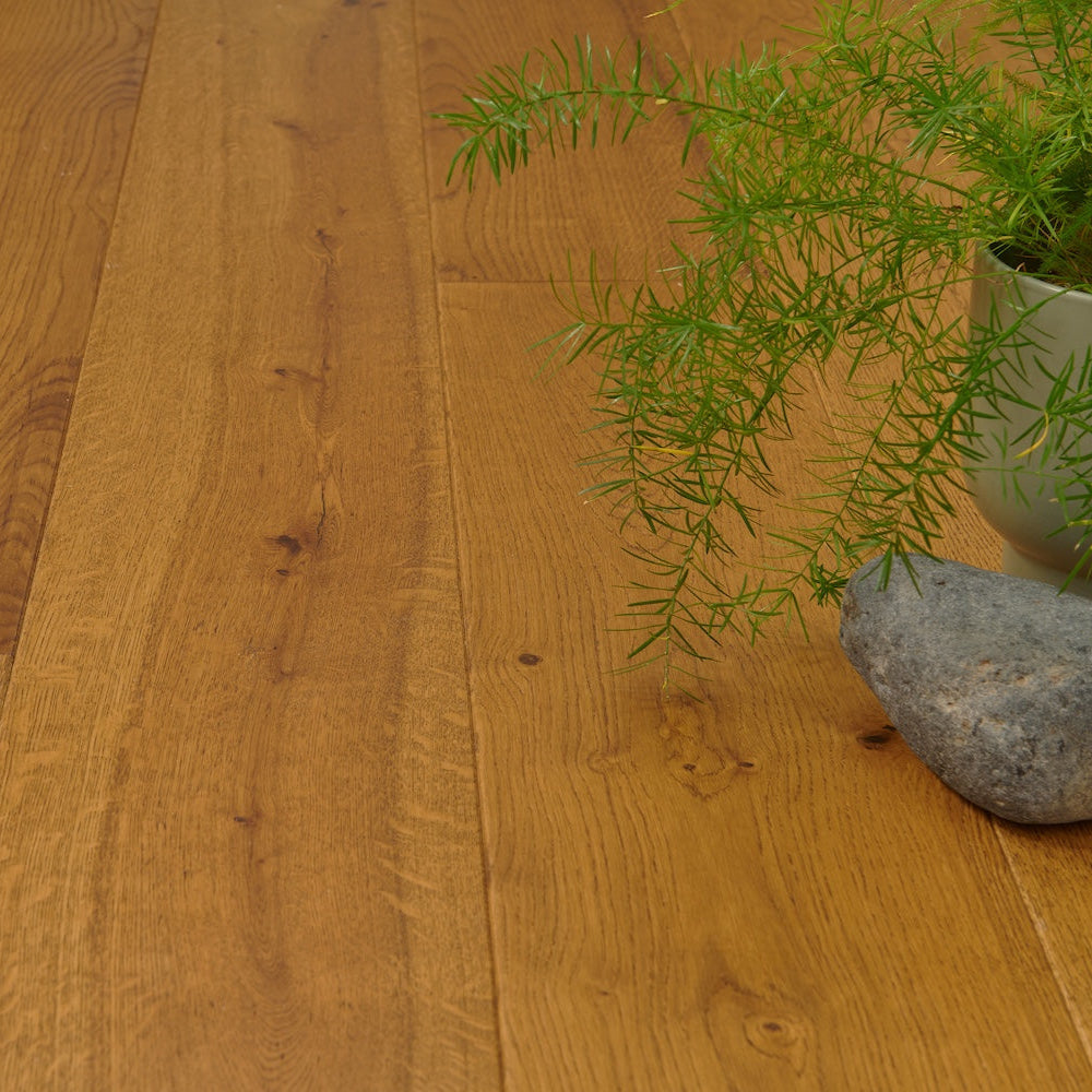 Lusso Venice Luxe Golden Oak Brushed & Lacquered 20/6mm Engineered Oak