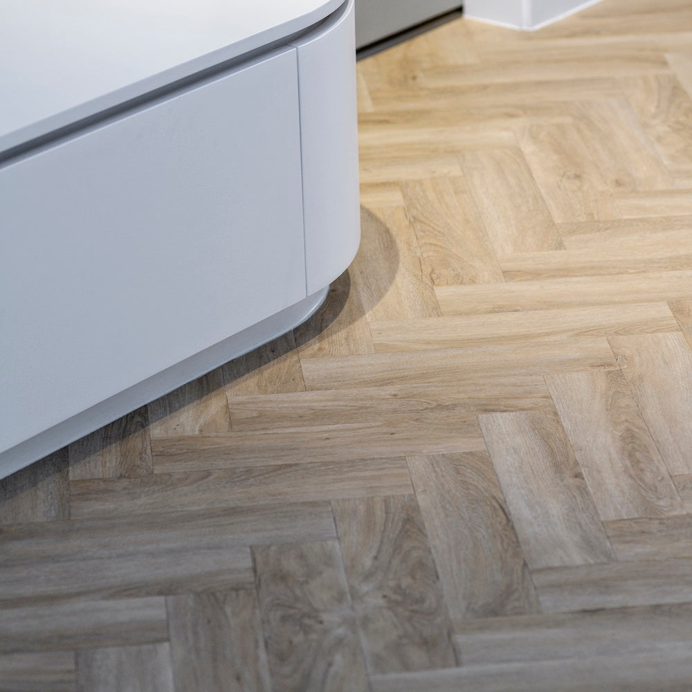 textures-washed-oak-herringbone-lvt-flooring-th04