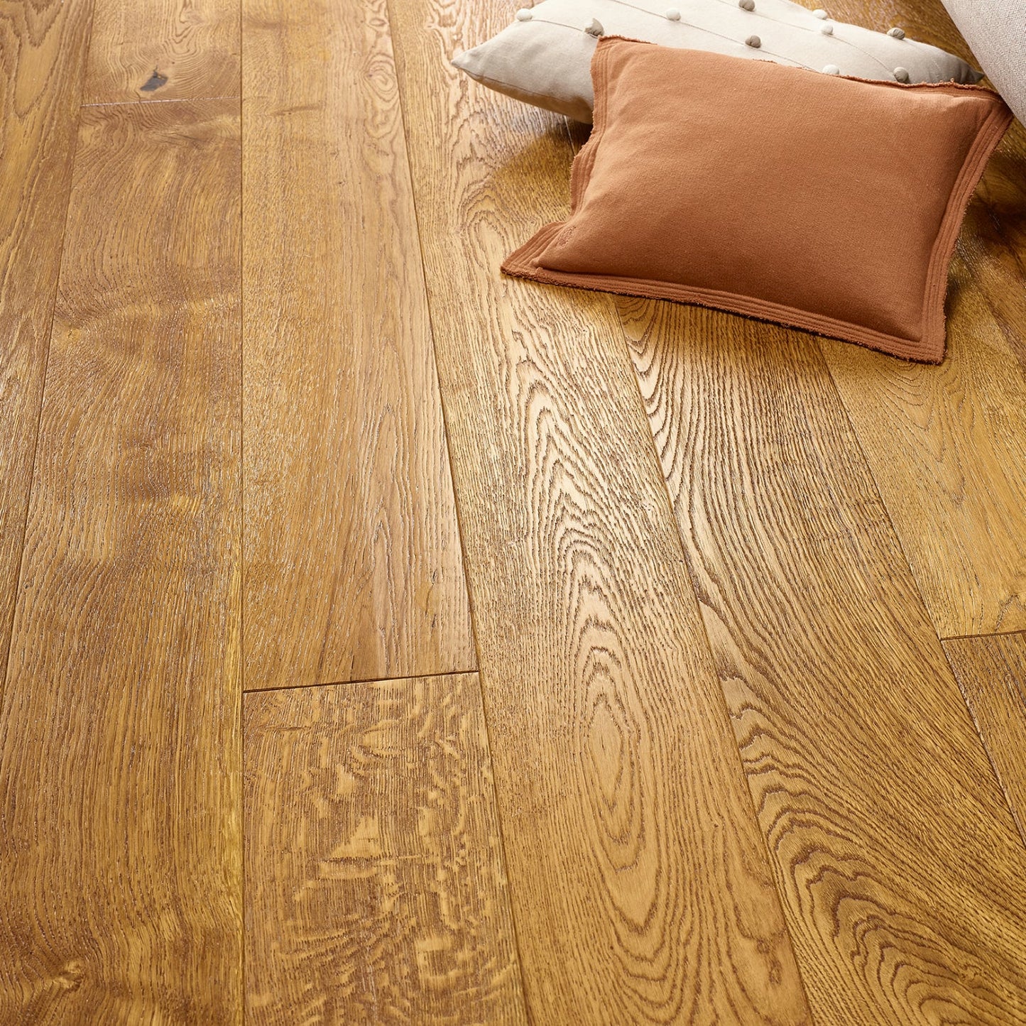 Lusso Venice Golden Handscraped Brushed & Lacquered Engineered Oak 180mm