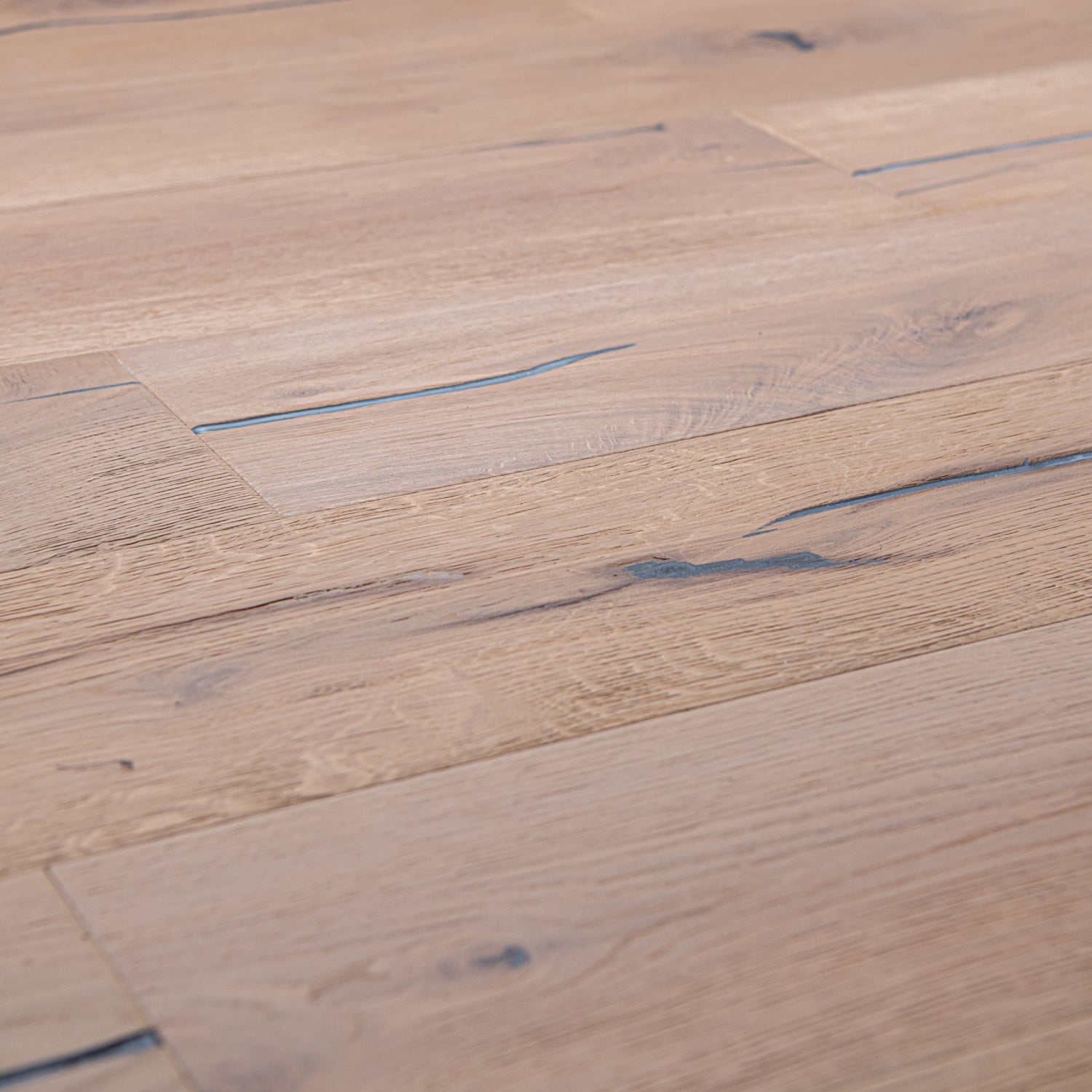 Lusso Trento Distressed Oiled Smoked White Engineered Oak 220mm