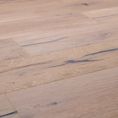 Lusso Trento Distressed Oiled Smoked White Engineered Oak 220mm